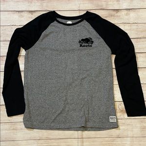 Roots Canada 🇨🇦 Youth Large longsleeve 🦫
